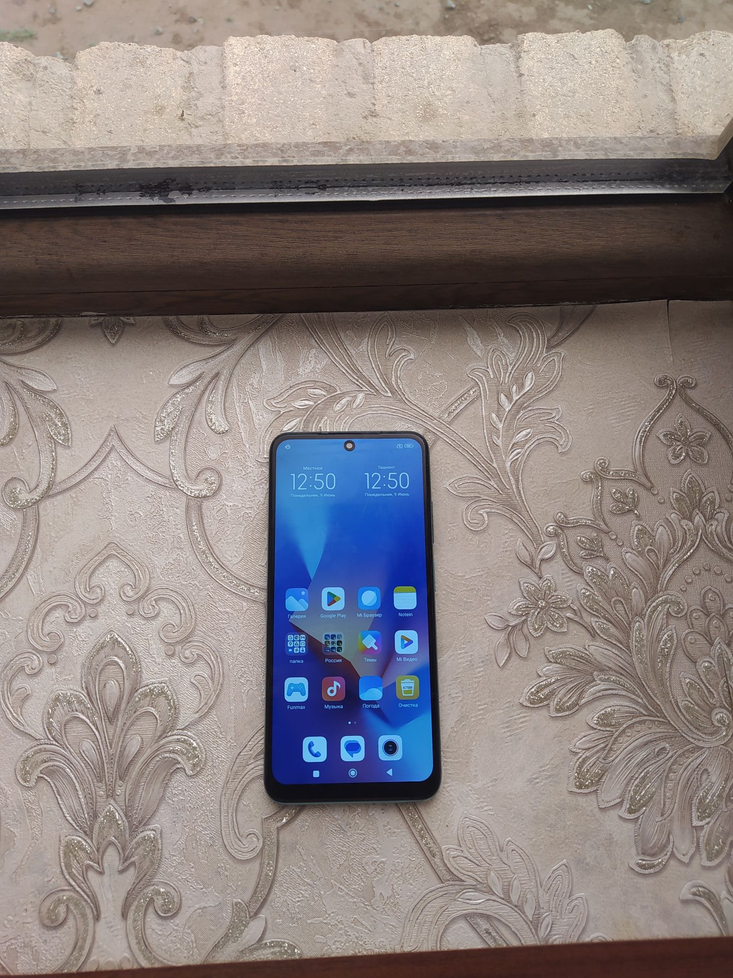 Срочно сотилади redmi note 10 6/64 1300 ming redmi note 8 8/64 800 min