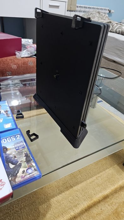 Playstation 4 PRO с много подаръци