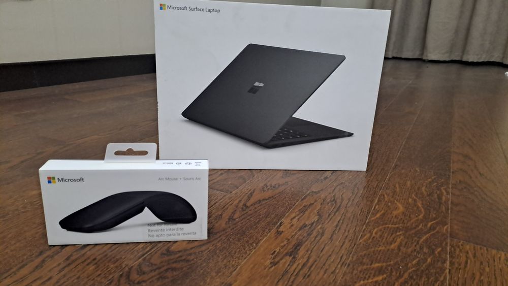 Продаётся ноутбук Microsoft Surface, мышка и кулер