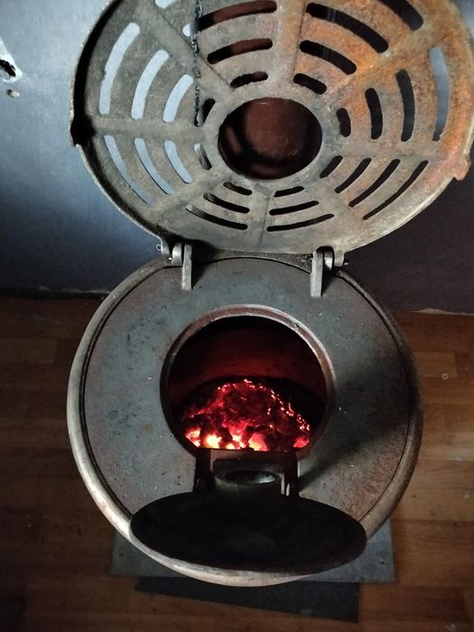 Почти Нова Печка на твърдо гориво