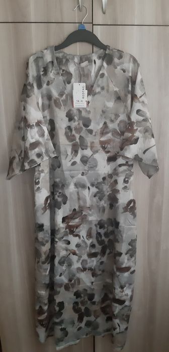 Платье из атласа нарядное новое,  RED TAG