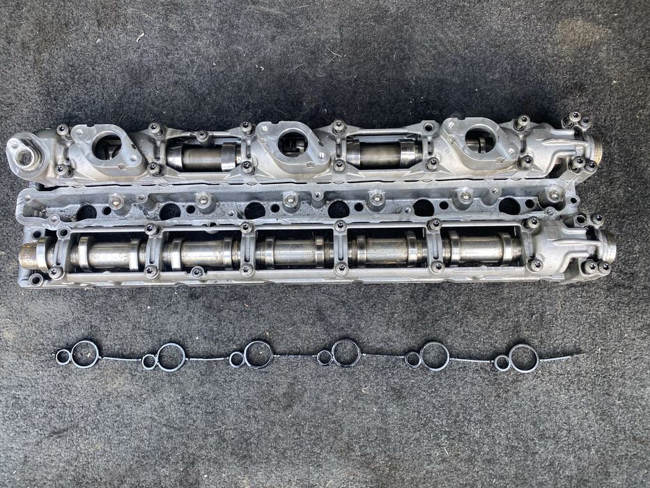 Комплект разпределителни валове Mercedes OM656