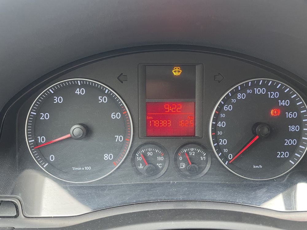 Vand Vw golf 5 1,4 benzina