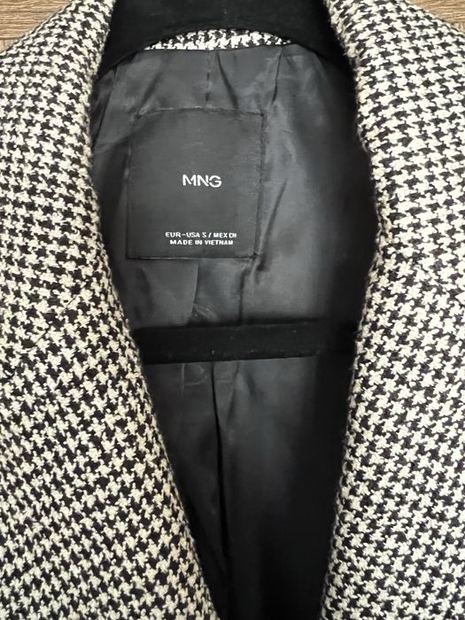 Дамско сако MANGO