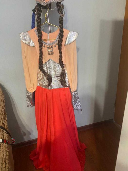 Костюм   национальный   женский