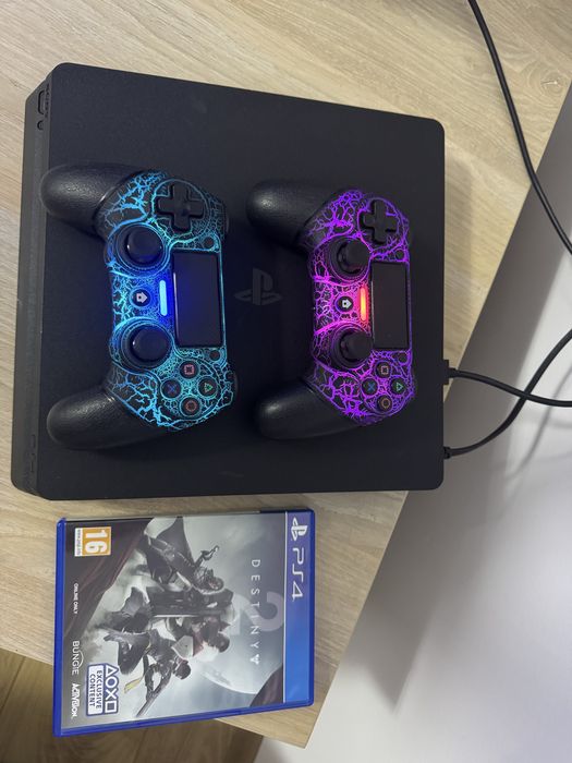 PlayStation 4 Slim, 1 Tb, 2 Manete