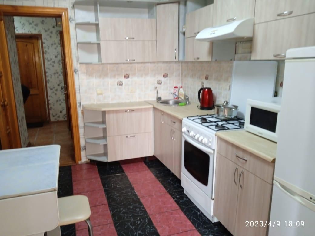 2 комн Командированным,Центр,маг.Рахат