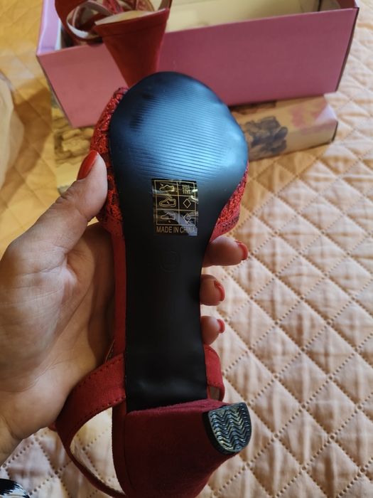 Sandale elegante noi