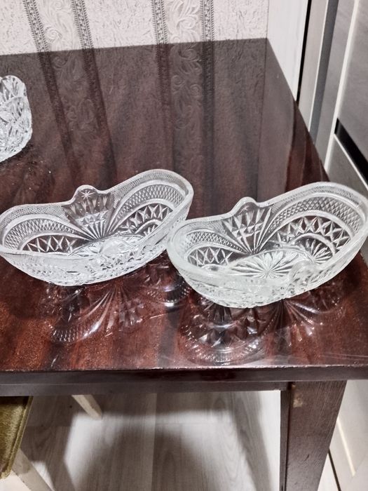 Продаются хрустальные вазочки