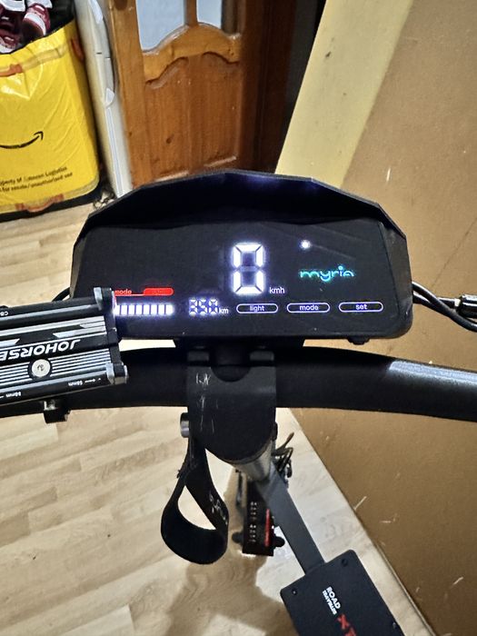 Trotineta MYRIA Road traveller