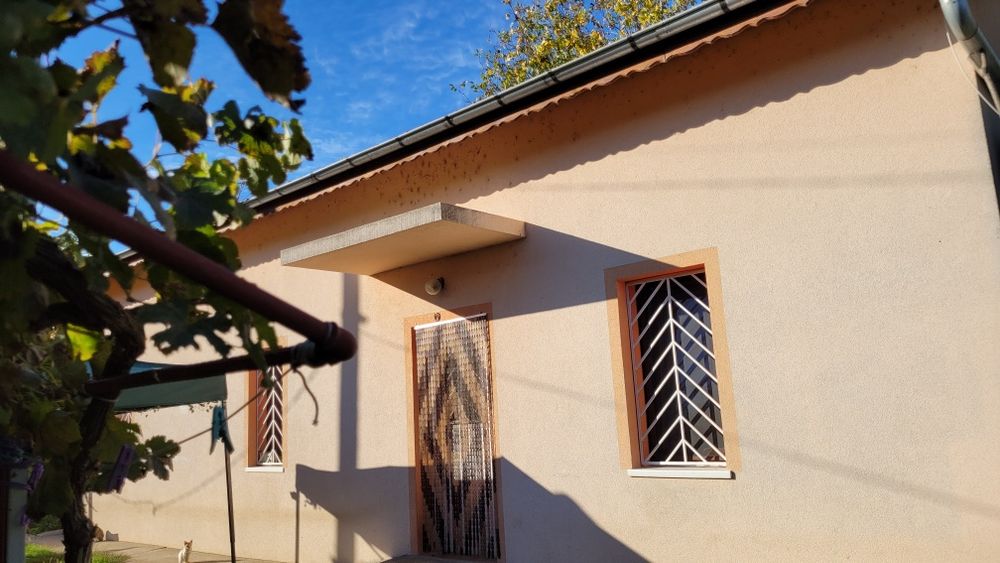 Продавам къща село Николово