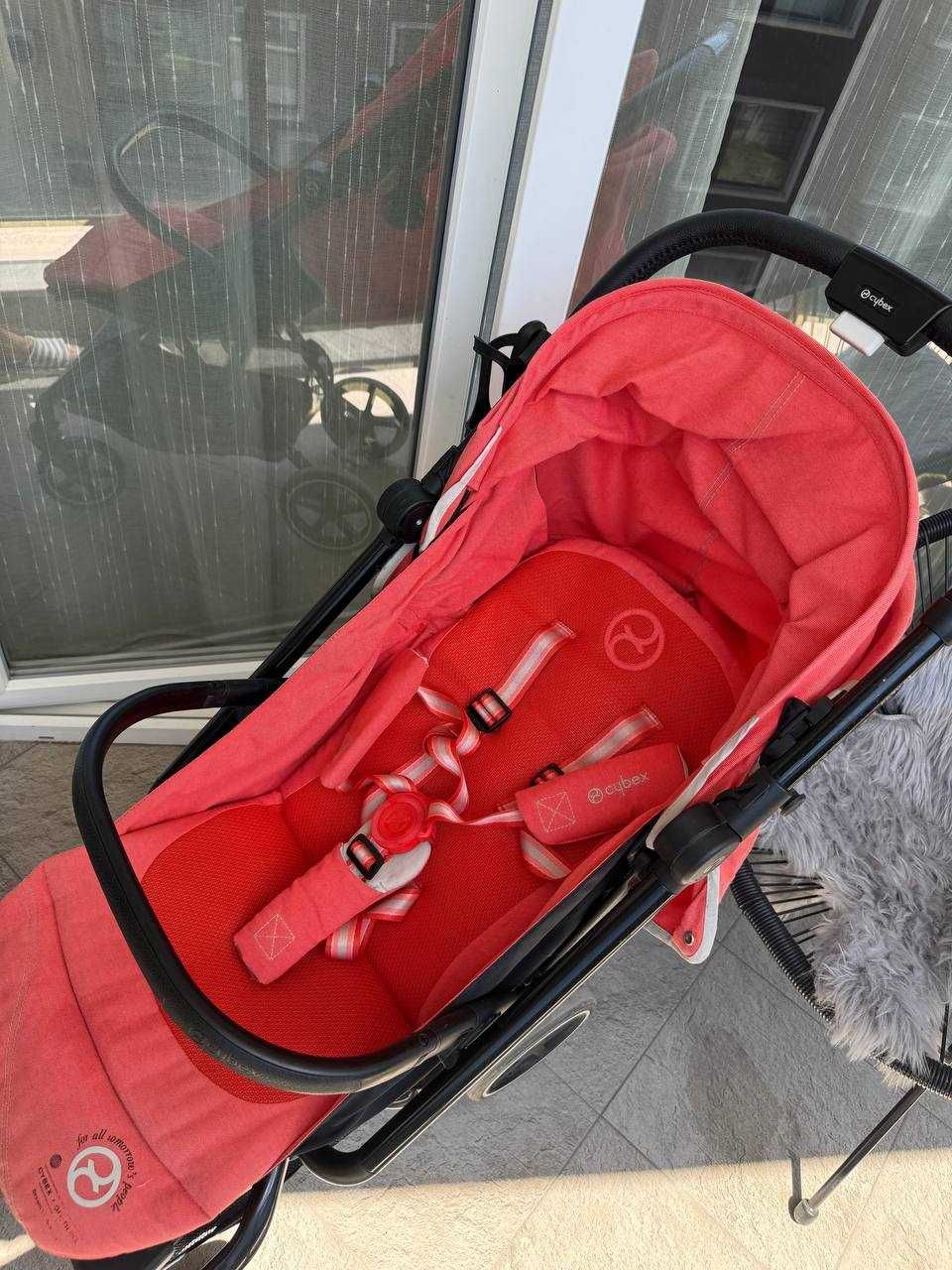 Продавам детска количка Cybex Eezy S Plus II