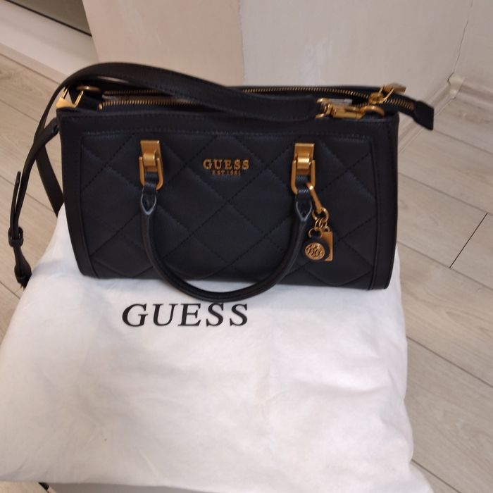 Чанта GUESS.Оригинална