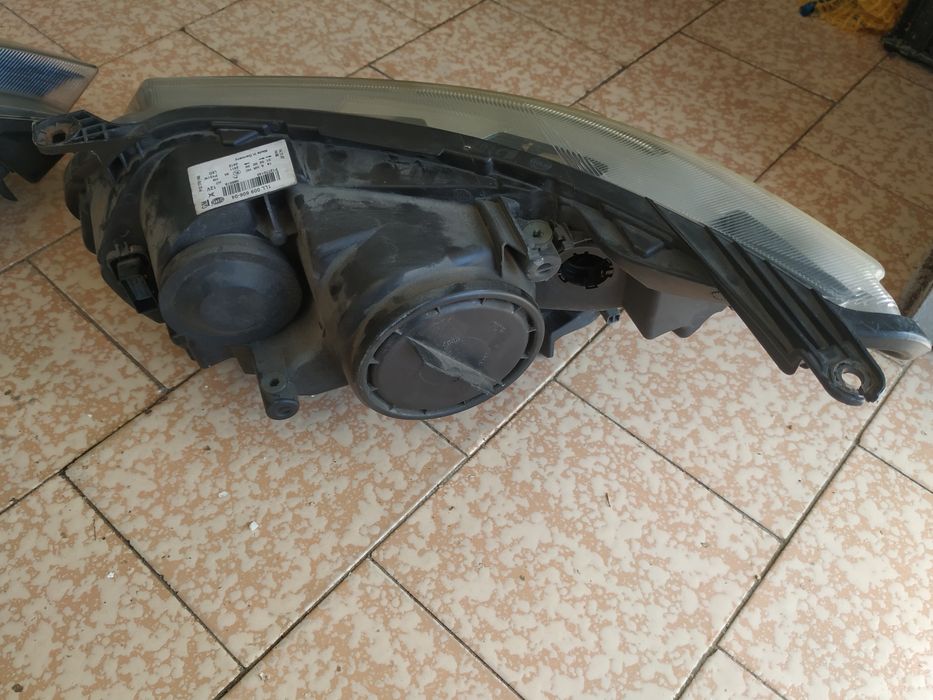 Фар ,комплект за Saab 93 ,2008г