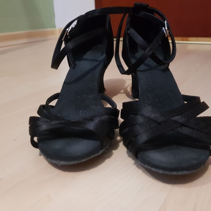 Черни женски обувки за латино-американски танци