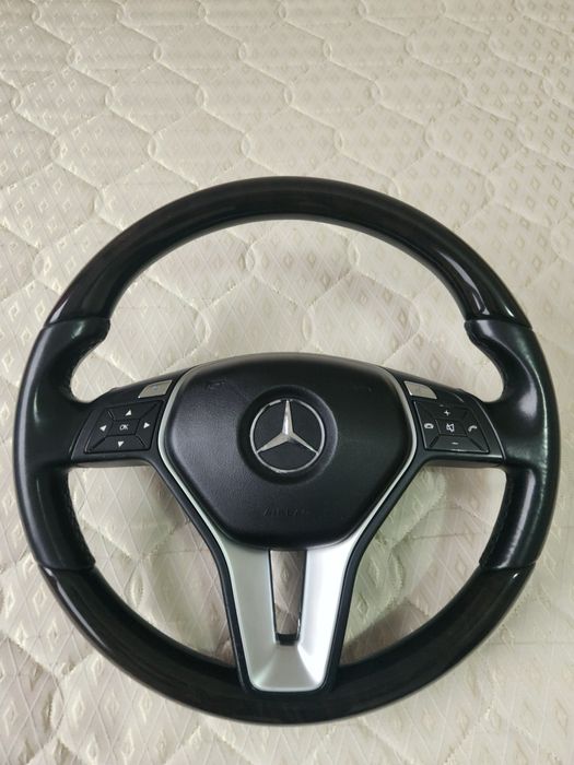 Оригинален волан за Mercedes cls w218