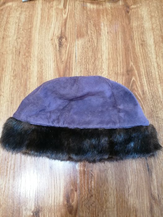 Нова Дамска шапка от естествена кожа