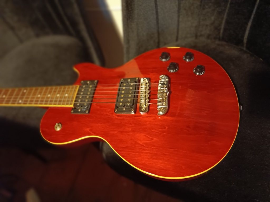 Электро гитара  aria(les paul)korea