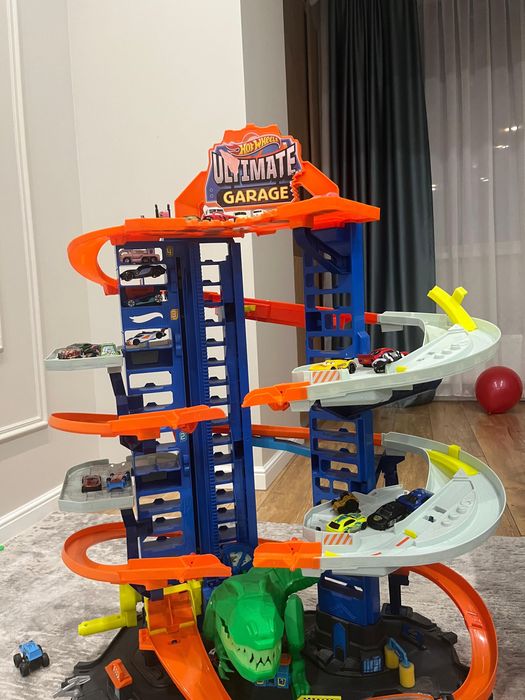Hot Wheels ultimate garage