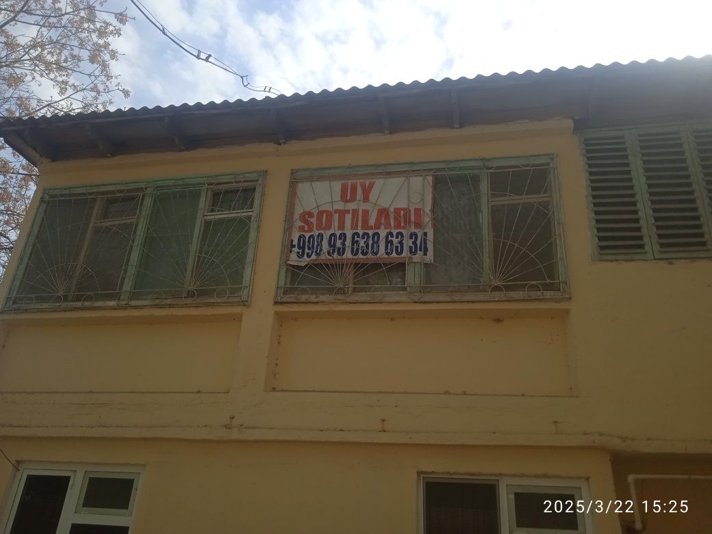 3 xonali 2-qavatli g'ishtli uy