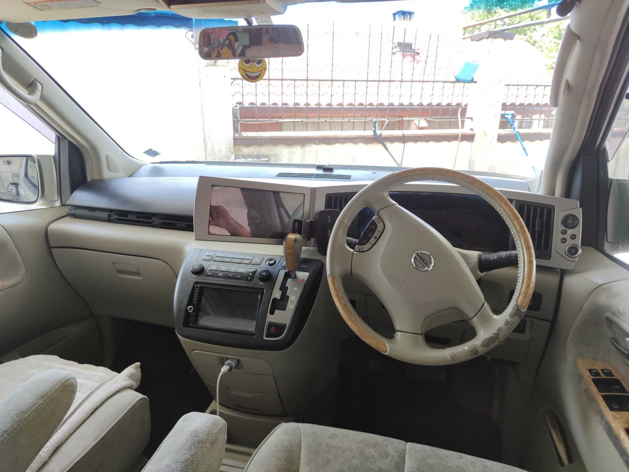 Нисан елгранд Nissan Elgrand