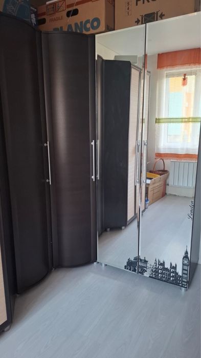 Продам угловой шкаф