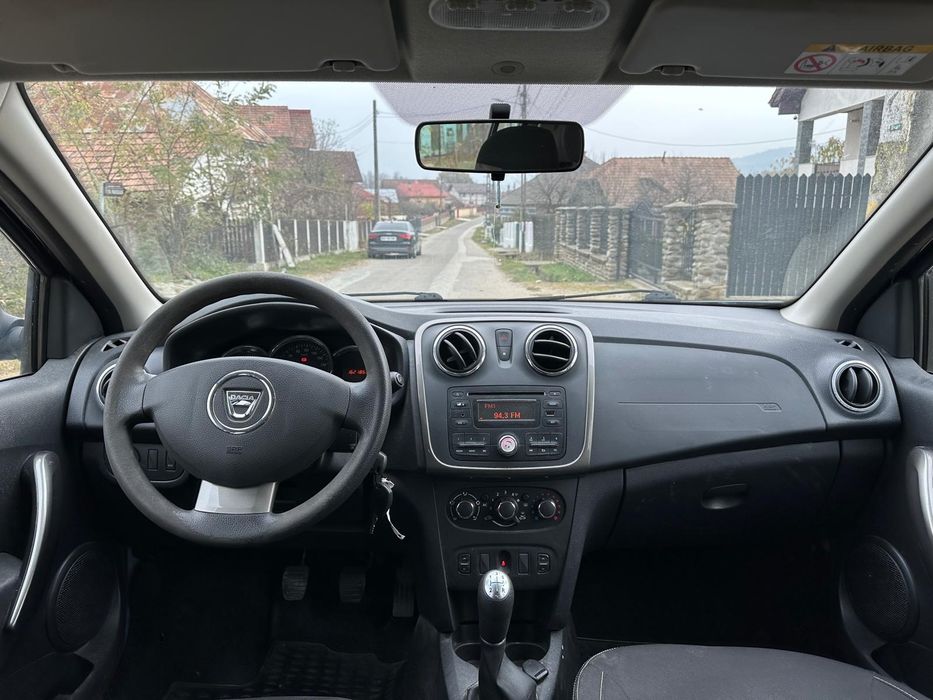 Dacia sandero fabricatie luna 11 an 2014 cu motor 0.9l benzină,