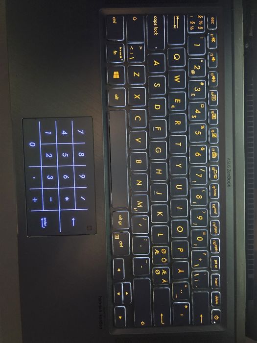 Intel I7 8565U 16 gb mx250 120 gb