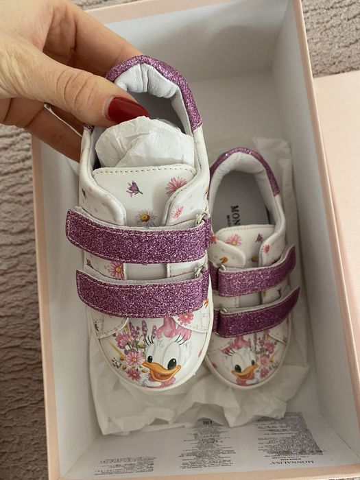 Нови детски маркови обувки