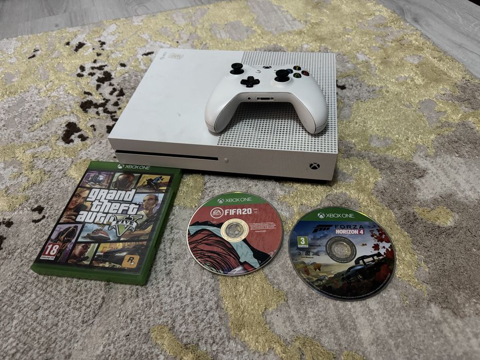 Vand Xbox One S 400 lei