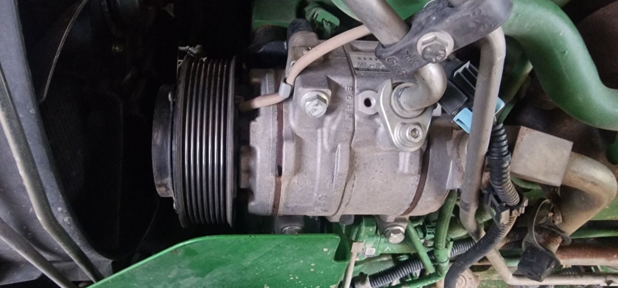 Vând compresor si radiator ac john deere 5100m