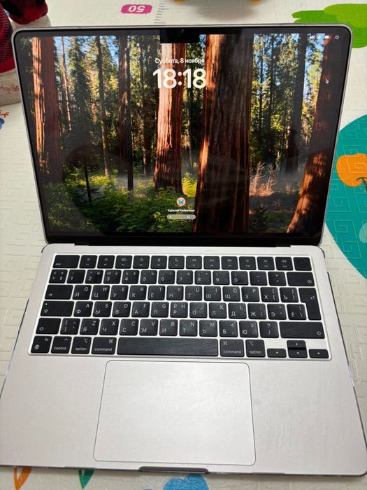 Продам Macbook в отл сост