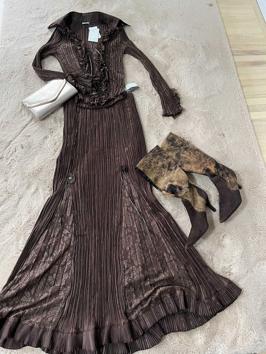 Costum nou elegant fusta si bluza achizitionat din Dubai, marimea 42
