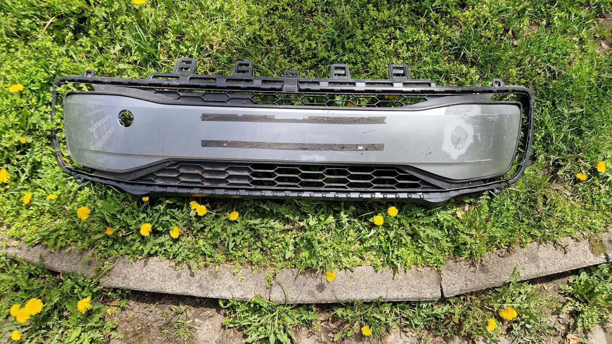 Решетка за предна броня VW e-up, за лед халогените