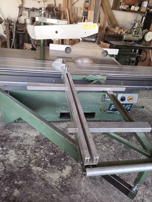 Utilaje tamplarie circular cu masa mobila