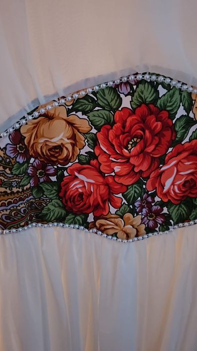 Rochie deosebita, delicată lucrată foarte frumos.