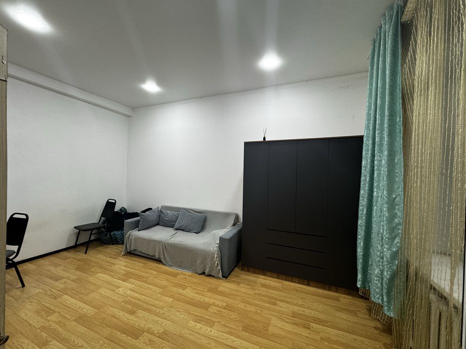 1-ком квартира 35,5 квадратов по Навои, высокие потолки