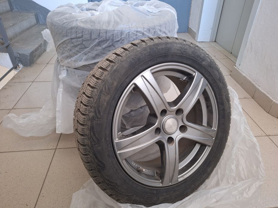 Продам диски с шинами 205/55 R16
разболтовка на 5×114.3
стояли на Coro