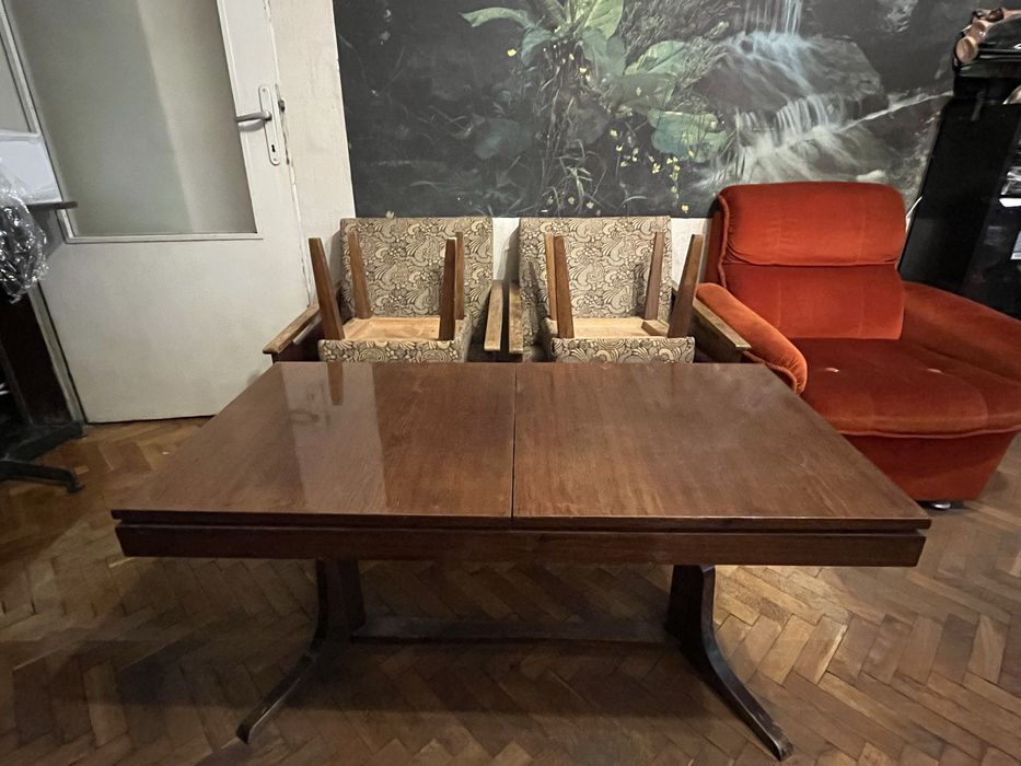 Ретро комплект: 2 фотьойла + 2 табуретки + подарък холна маса