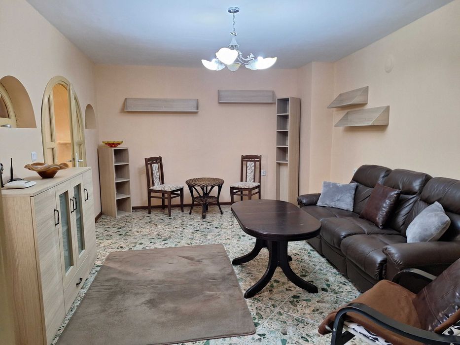 Самостоятелен етаж от къща