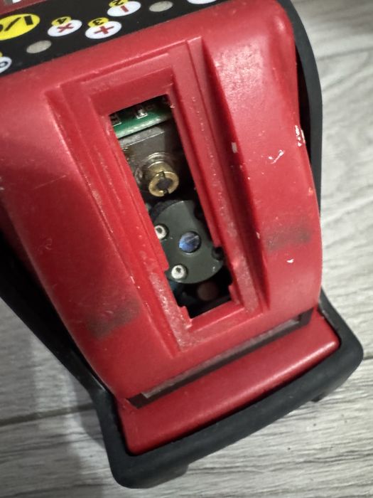 Laser Metrica linii rosii