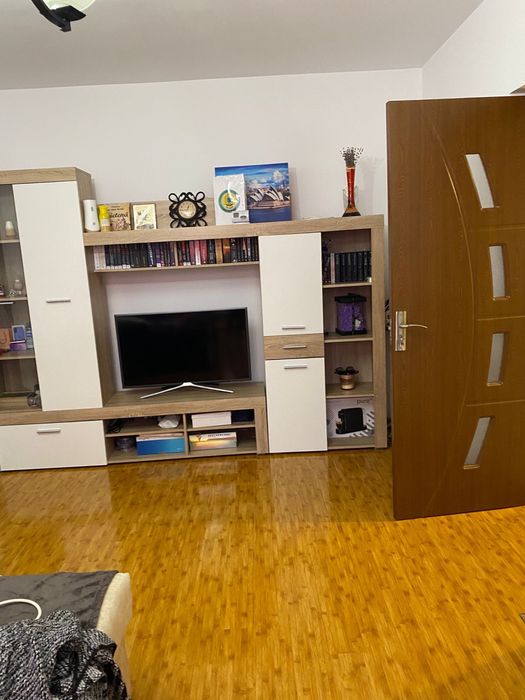 Inchiriez Apartament zona City Park