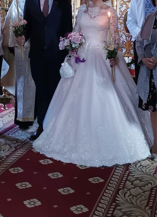 Vand rochie de mireasa