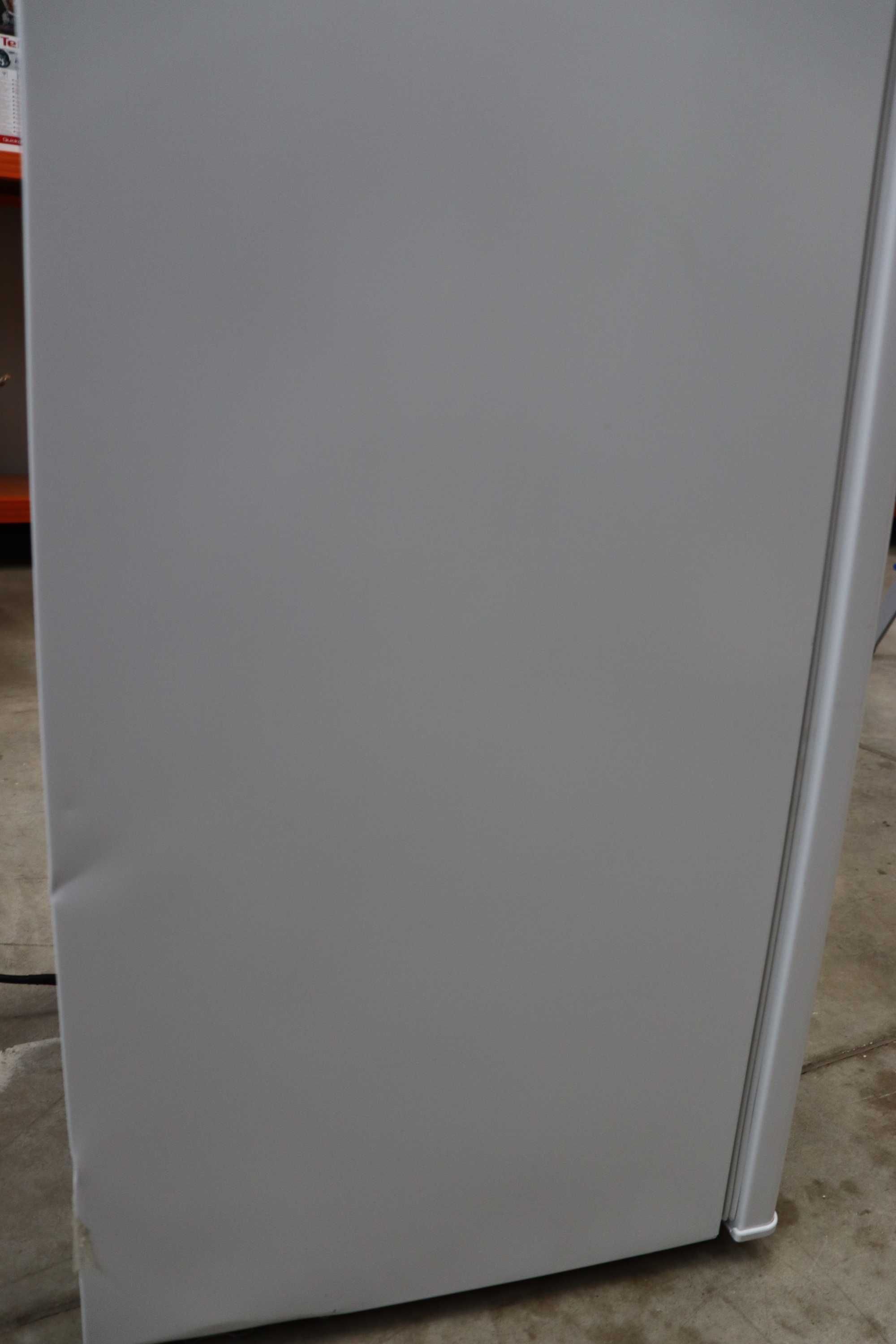 Хладилник Comfee Refrigirator 80L (RCD115WH2) с лек транспортен дефект