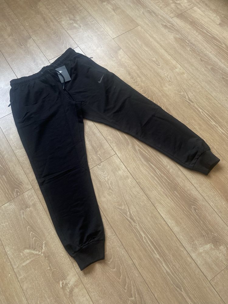 Pantaloni Trening Nike marimea M,L,XL,XXL