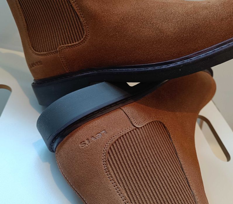 Ghete chesea 40 plain toe Levi's NOI piele naturala moale camel suede