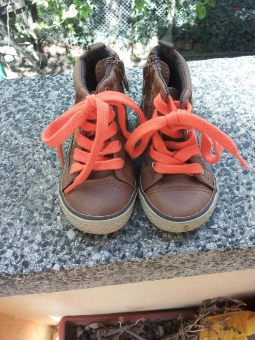 Нови детски блестящи гуменки Vans номер 34