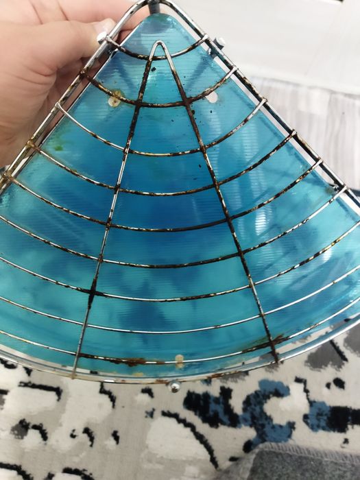 Угловая настенная полка для ванной