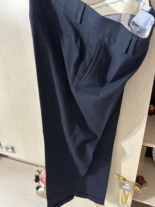 Pantaloni Zara tapered fit, ca noi marimea M -L