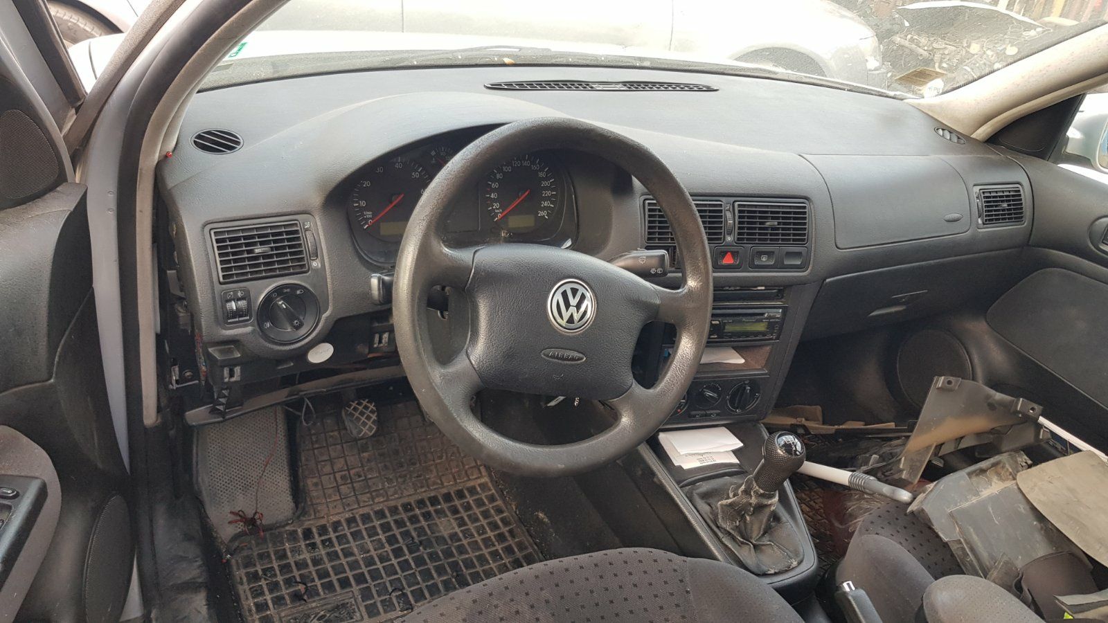 Golf 4  1.6 101к.с. шибидах